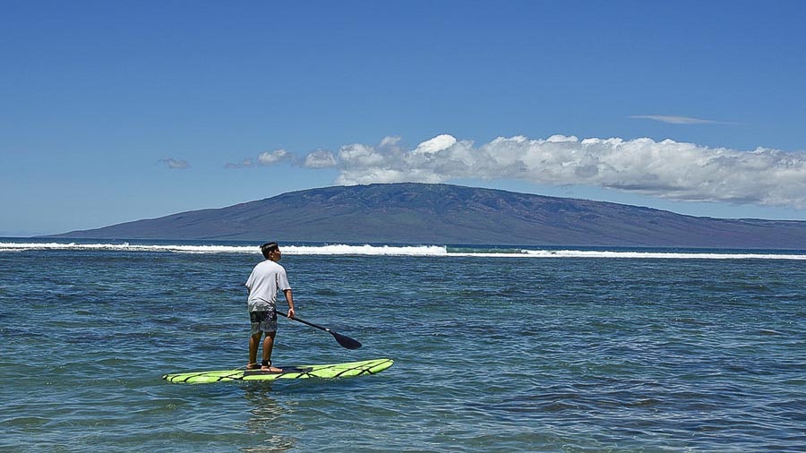 paddling-in-Maui