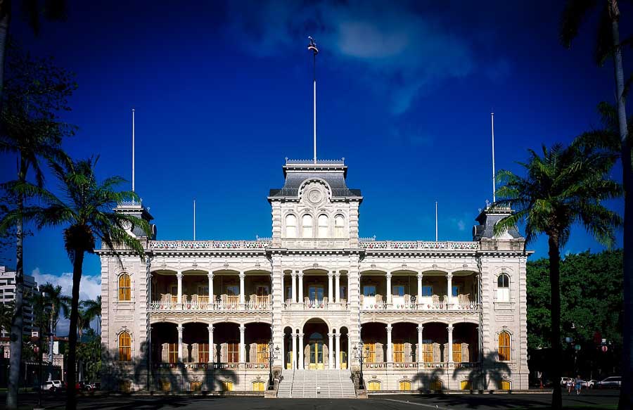 Visit Iolani palace virtually in 3D
