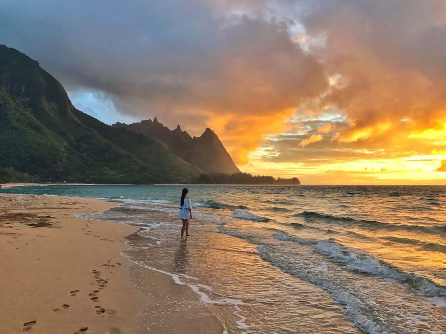 Tunnels beach in the Na pali coastline at sunset