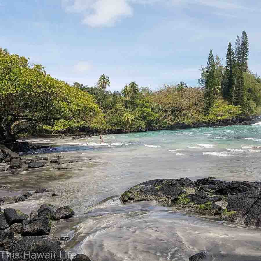 Ha'ena or Shipman beach hike in Hawaiian Paradise Park