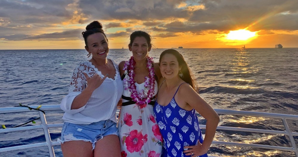 Affordable Sunset cruise to Waikiki