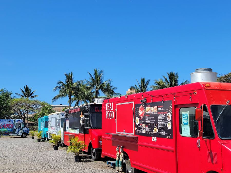  Cheap truck food park at Kaanapali