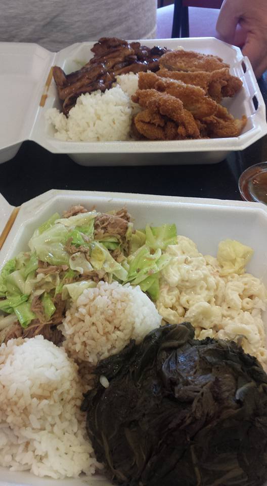 Hawaiian style fast food at L&L Barbeque in Oahu