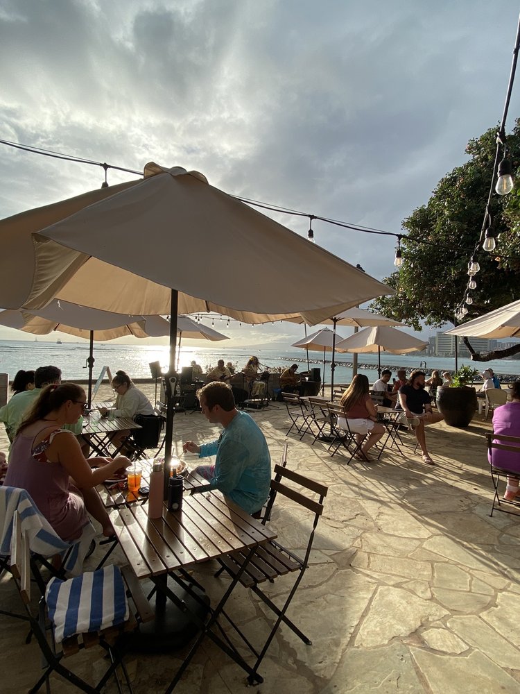 Barefoot Beach Café  in Waikiki